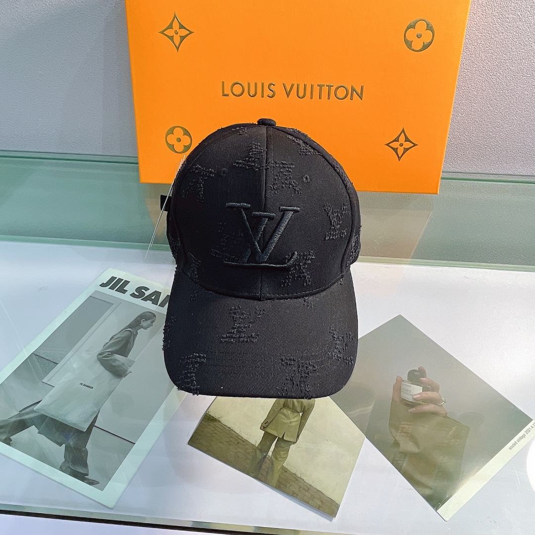 Louis Vuitton Be My Cap In Black